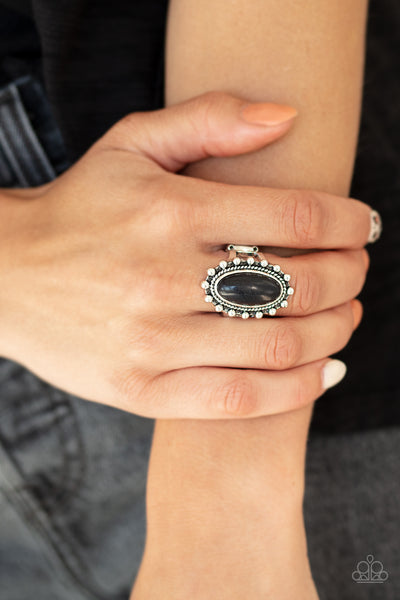 Paparazzi Mineral Movement - Black