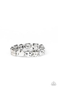 Paparazzi Hammered Harmony - Silver