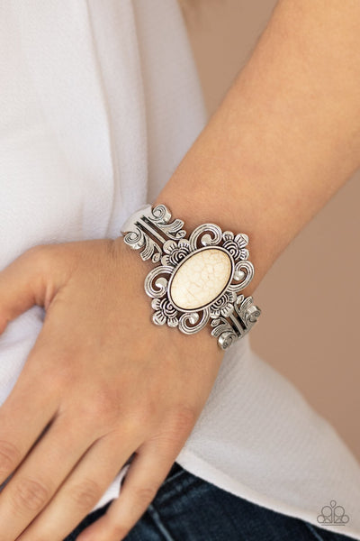 Paparazzi Mojave Mystic - White
