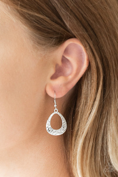 Paparazzi Radiantly Rugged - Silver