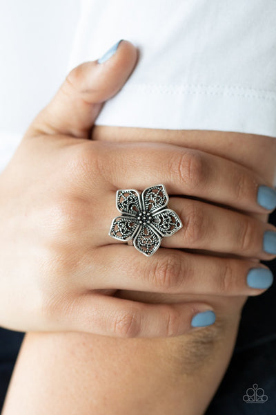 Paparazzi Full Bloom Fancy - Silver