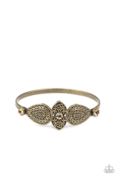 Paparazzi Flourishing Fashion - Brass