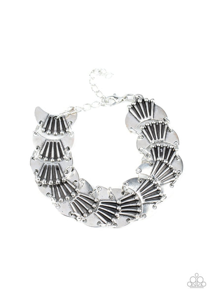 Paparazzi Moonlit Mesa - Silver