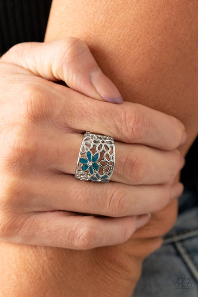 Paparazzi Clear as DAISY - Blue Ring