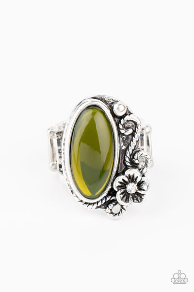 Paparazzi Any DAISY Now - Green Ring