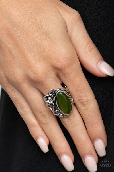 Paparazzi Any DAISY Now - Green Ring