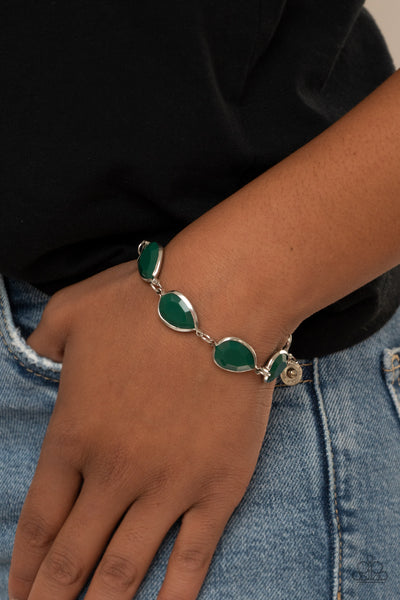 Paparazzi REIGNy Days - Green Bracelet