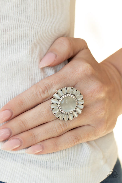 Paparazzi Elegantly Eden - White Ring