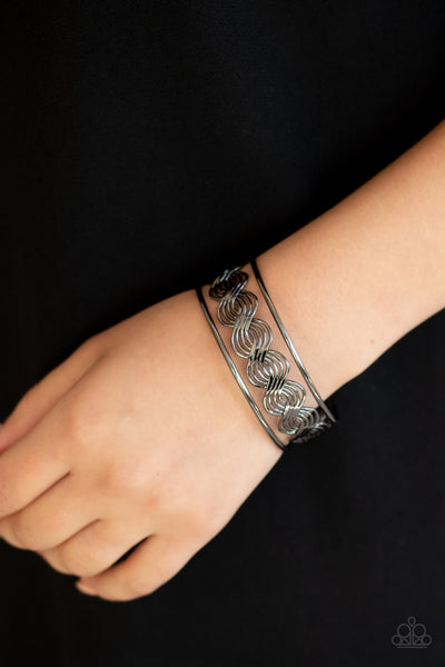 Paparazzi WEAVE An Impression - Black Cuff