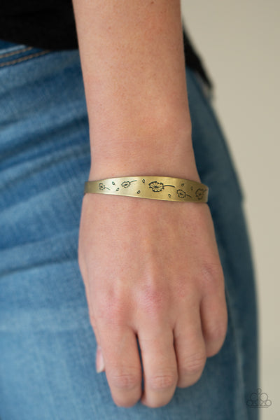 Paparazzi Dandelion Dreamland - Brass Bracelet