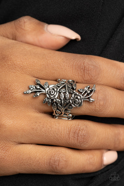 Paparazzi Rustic Rose Gardens - Silver Ring
