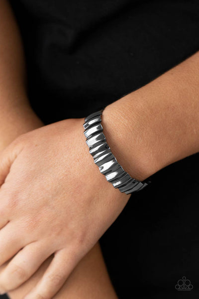 Paparazzi Across The HEIR-Waves - Black Bracelet