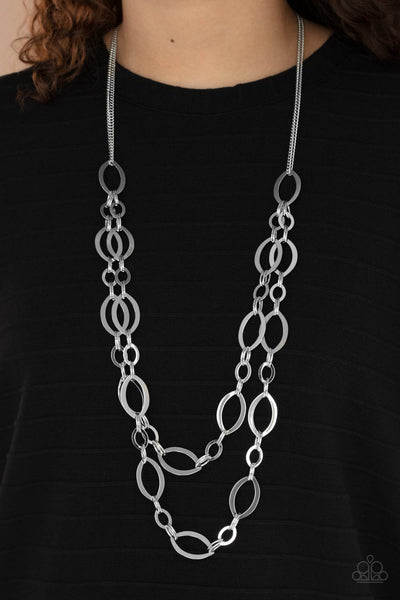 Paparazzi The OVAL-achiever - Silver Necklace