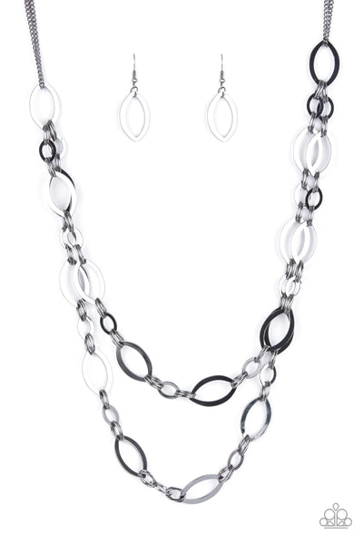 Paparazzi The OVAL-achiever - Black Necklace
