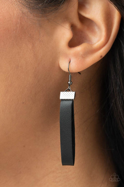 Paparazzi Majorly Moonstruck - Black Necklace