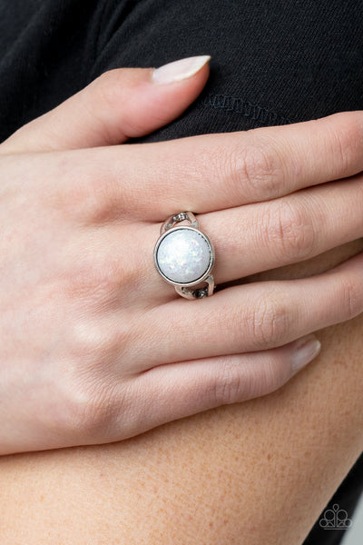 Paparazzi Glitter Grove - White Ring
