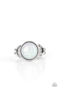 Paparazzi Glitter Grove - White Ring