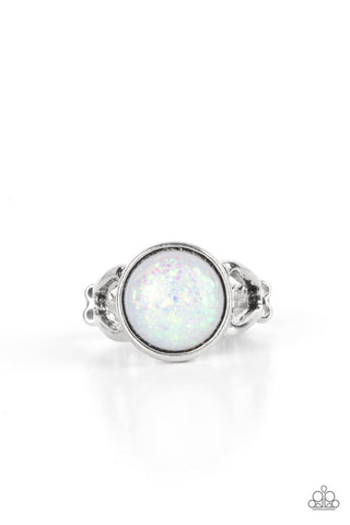 Paparazzi Glitter Grove - White Ring