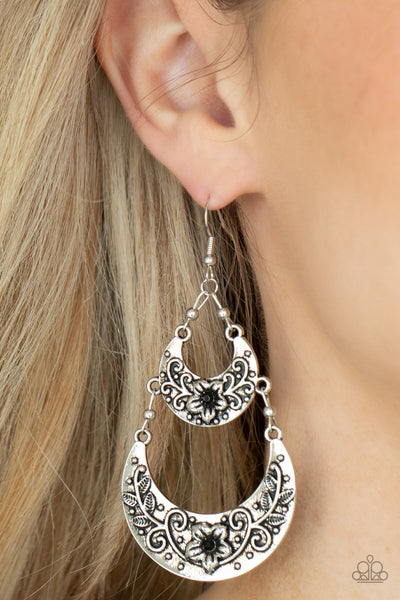 Paparazzi Springtime Gardens - Black Earrings