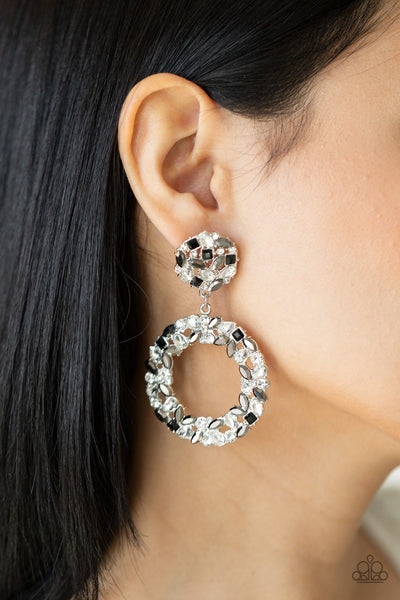 Paparazzi Party Ensemble - Black Earrings