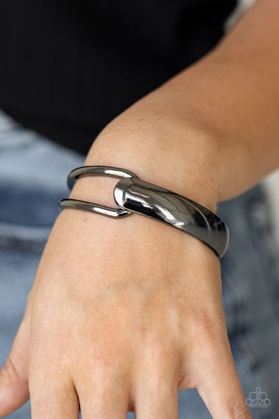 Paparazzi Couture-Clutcher - Black Bracelet
