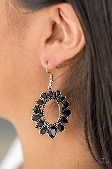 Paparazzi Fashionista Flavor - Black Earrings