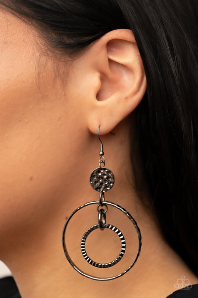 Paparazzi Mechanical Mecca - Black Earrings