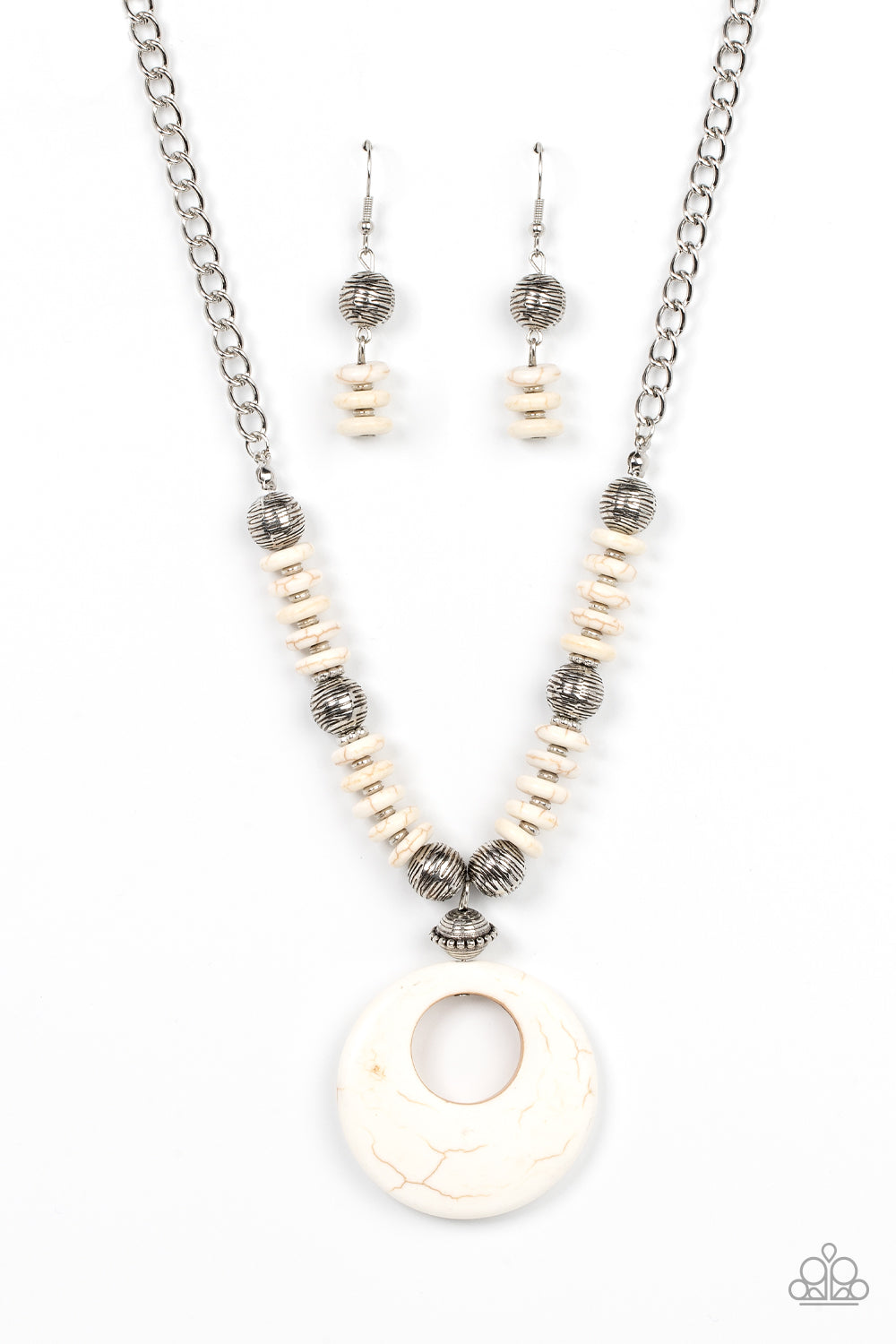 Paparazzi Oasis Goddess - White Necklace