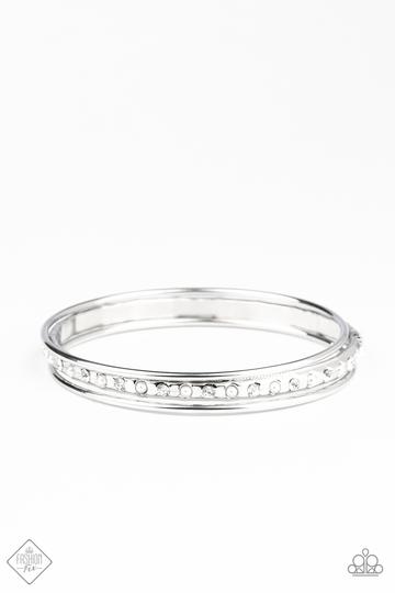 Paparazzi Ballroom Bauble - White