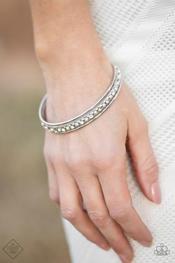 Paparazzi Ballroom Bauble - White