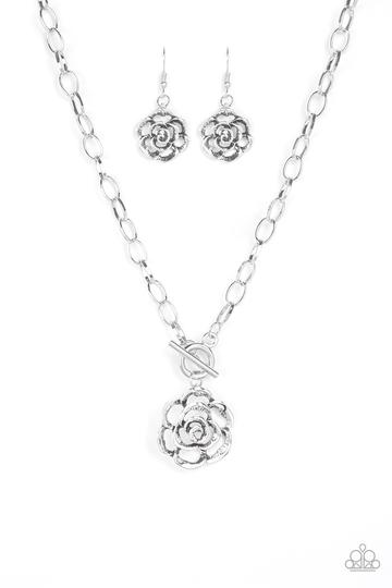 Paparazzi Beautifully In Bloom - Silver