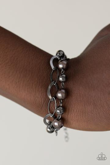 Paparazzi Winner Glimmer - Black