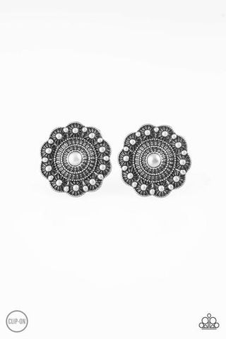 Paparazzi Foxy Flower Gardens - Silver