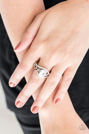 Paparazzi BLING It On! - White