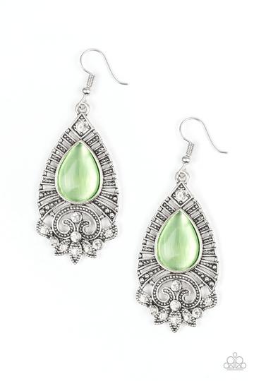 Paparazzi Majestically Malibu - Green
