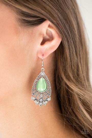 Paparazzi Majestically Malibu - Green