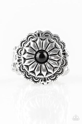 Paparazzi Daringly Daisy - Black Ring