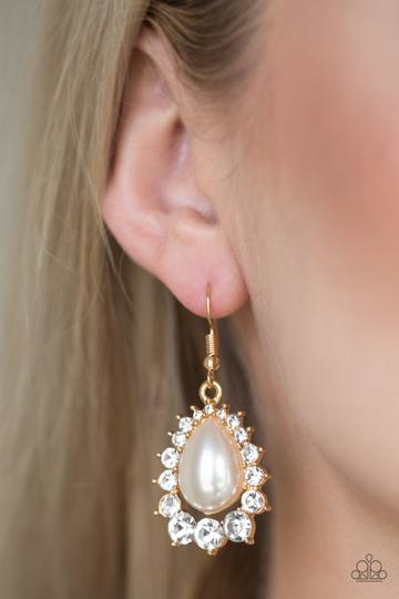 Paparazzi Regal Renewal - Gold