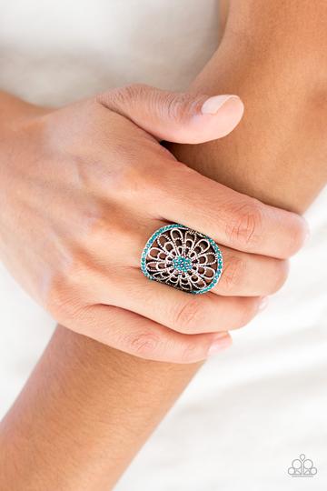 Paparazzi Springtime Shimmer - Blue Ring