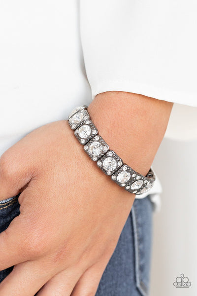 Paparazzi Blinged Out - Black