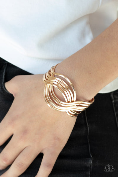 Paparazzi Curvaceous Curves - Gold