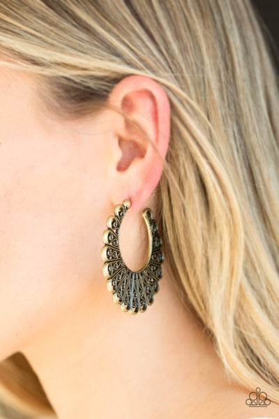 Paparazzi Funky Flirt - Brass
