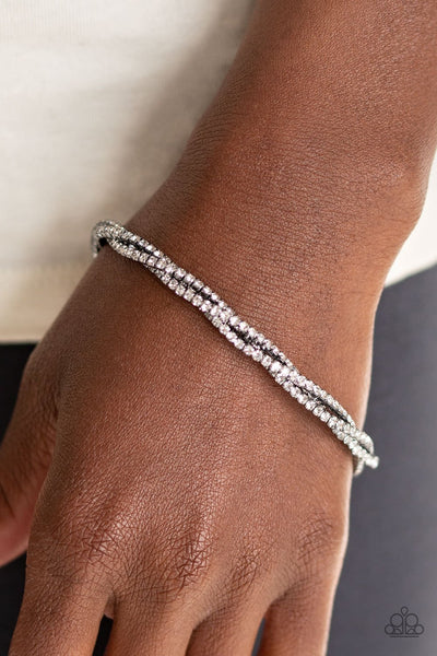 Paparazzi Glitzy Gleam - Black