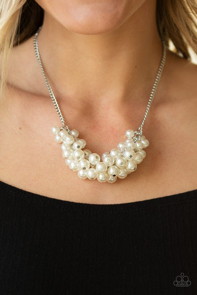 Paparazzi Grandiose Glimmer - White