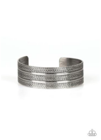 Paparazzi Patterned Plains - Silver