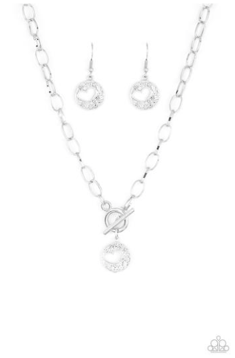 Paparazzi Heartbeat Retreat - White