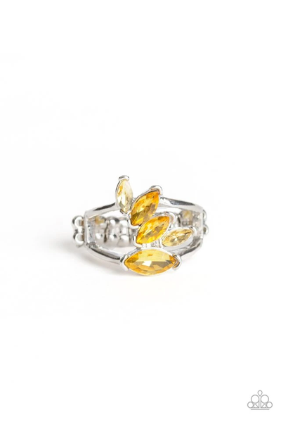 Paparazzi Rhinestone Stunner - Yellow