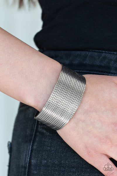 Paparazzi Texture Trailblazer - Silver