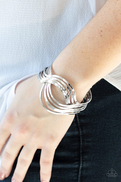 Paparazzi Curvaceous Curves - Silver Bracelet