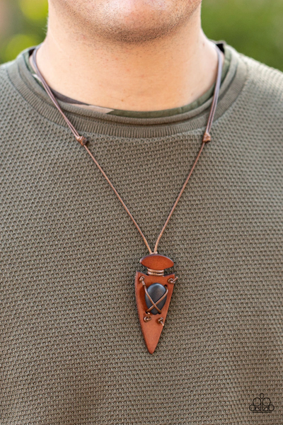 Paparazzi Hold Your ARROWHEAD Up High - Black